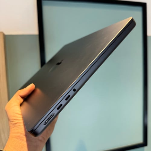 Macbook Pro M4 Chip 24GB+1TB 98%​ តម្លៃចចារបាន