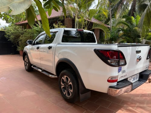 Mazda BT 50 2018 ម៉ាសុីនធំ 3.2 ឡានថ្មីណាស់