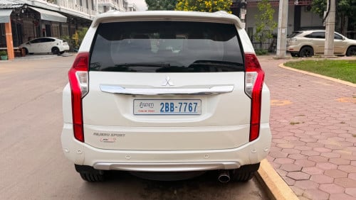 Mitsubishi pajero sport 017