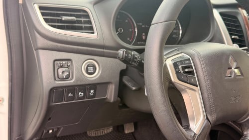 Mitsubishi pajero sport 017