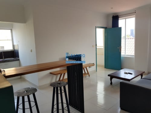 N084 | Western Renovated Apartment 1 Bedroom Near Royal Palace For Rent