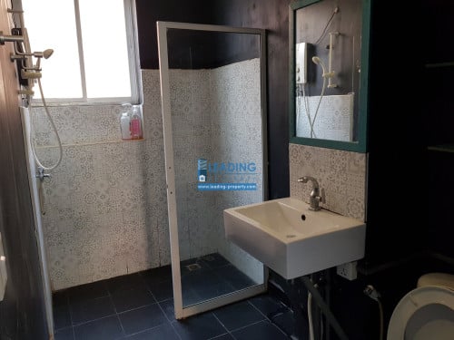 N084 | Western Renovated Apartment 1 Bedroom Near Royal Palace For Rent
