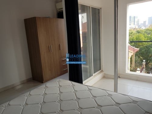 N084 | Western Renovated Apartment 1 Bedroom Near Royal Palace For Rent