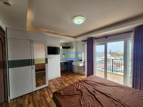 N1012 | Strong Man/Woman, 1 Bedroom Apartment For Rent 6th Floor-No Elevator