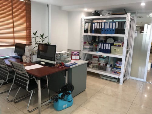 Office space for rent 办公室出租 / Rental 租金: 564$/month
