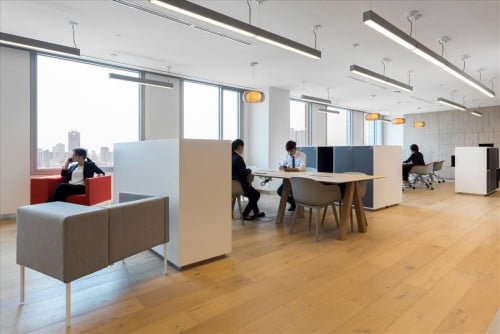 Office space for rent 办公室出租 / Rental fee 租金: 26$/m² (Can negotiation)