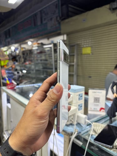 Pixel7pro 256G Ram12G Sim2 ESIM សានុំស្រុីនសរ អេក្រង់ស្រុីន