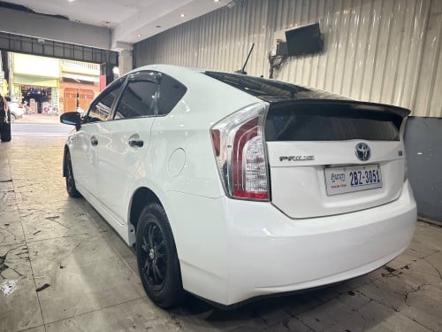 Prius 014 option 4 Delux Solar លឿងក្នុង