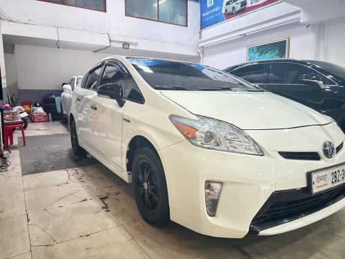 Prius 014 option 4 Delux Solar លឿងក្នុង