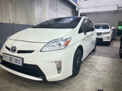 Prius 014 option 4 Delux Solar លឿងក្នុង