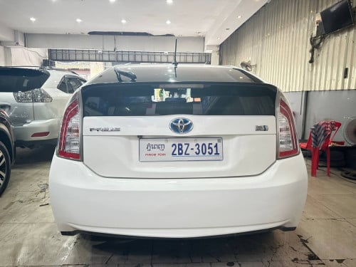 Prius 014 option 4 Delux Solar លឿងក្នុង