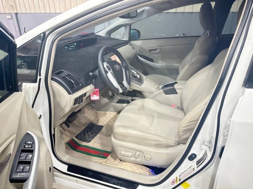 Prius 014 option 4 Delux Solar លឿងក្នុង