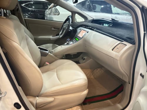 Prius 014 option 4 Delux Solar លឿងក្នុង