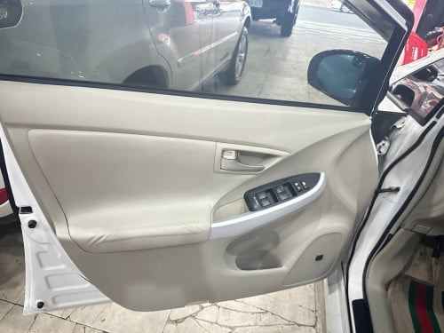 Prius 014 option 4 Delux Solar លឿងក្នុង