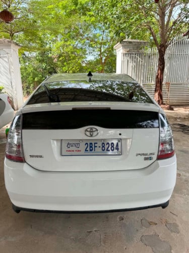 Prius 04 half full