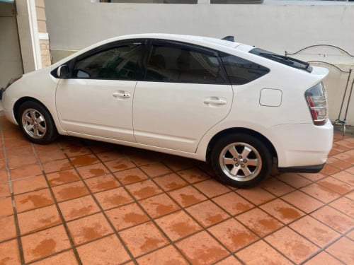 PRIUS 2005 For Rent /出租