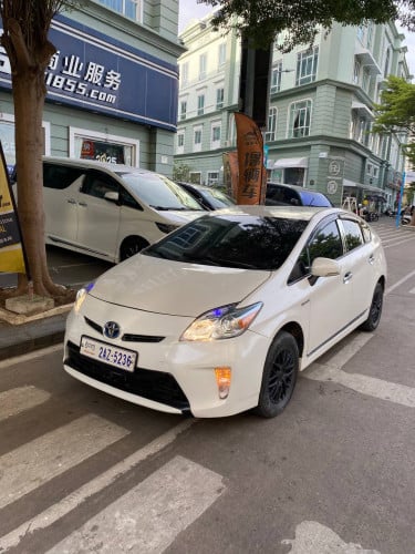 PRIUS 2010 up 2012 For Rent /出租