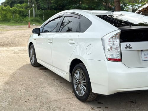 PRIUS 2013 For Rent /出租