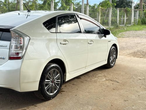 PRIUS 2013 For Rent /出租