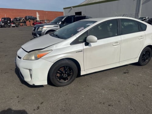 Prius 2014 មេឡាន សុីនមួយជុំ