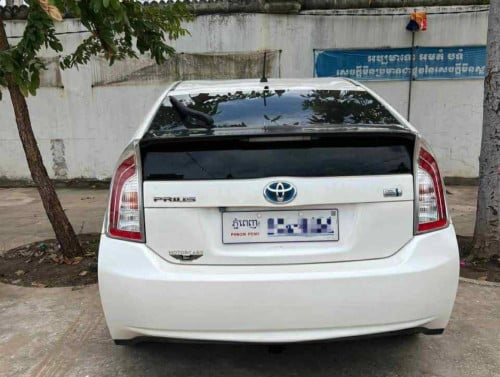 PRIUS 2014 For Rent /出租