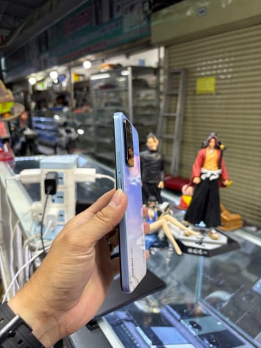 Redmi Note11pro plus 256G Ram8G Sim2 Global បែកខ្នងក្រោយ