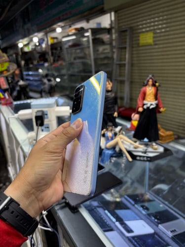 Redmi Note11pro plus 256G Ram8G Sim2 Global បែកខ្នងក្រោយ