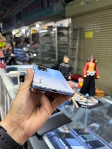 Redmi Note11pro plus 256G Ram8G Sim2 Global បែកខ្នងក្រោយ