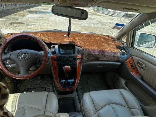 RX 300 ឆ្នាំ2003 ប៉ុង1 ឡានថ្មីណាស់ ម្ចាស់ដើមទី1លក់1380$ បងប្អូនចង់ទិញដាច់ វ៉ៃដូរ បង់រំលស់បាន