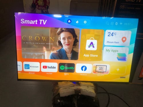Samsung smart TV 43 inch crystal