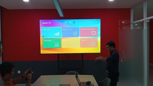 Samsung smart TV 90 inch UHD 4k