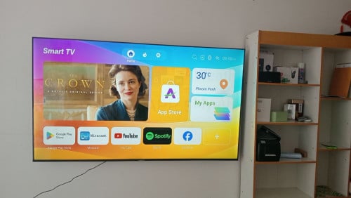 Samsung smart TV 90 inch UHD 4k