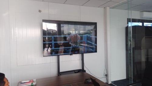 Samsung smart TV 90 inch UHD 4k
