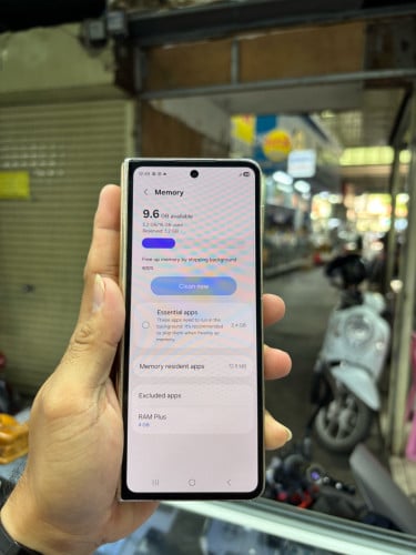 Samsung W23 512G Ram16G Sim2 CH ខូចខាងក្នុងប្រើបានខាងក្រៅ ស្ទើរតួរ