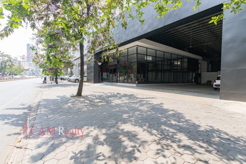 Showroom For Rent along Russian Federation Blvd