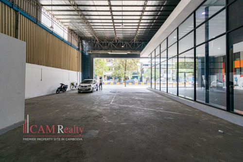 Showroom For Rent along Russian Federation Blvd