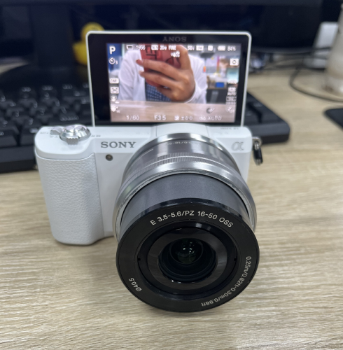 Sony A5100 Kit Len 16-50mm