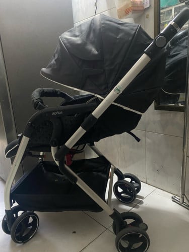 Stroller រទេះរុញ