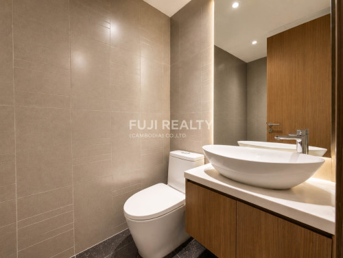 Studio room for rent at the penthouse residence