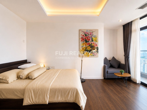 Studio room for rent at the penthouse residence