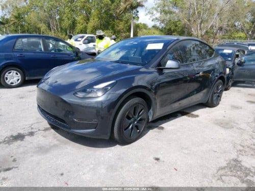 Tesla Model Y 2024 Long range RWD