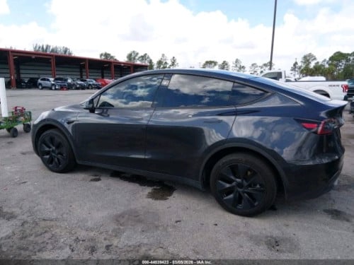 Tesla Model Y 2024 Long range RWD