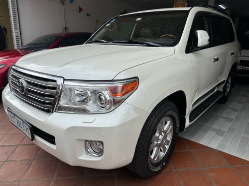 Toyota Land Cruiser 2012 V6 full ឡានស្អាតម្ចាស់ដើម