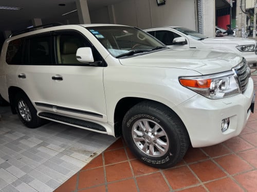 Toyota Land Cruiser 2012 V6 full ឡានស្អាតម្ចាស់ដើម