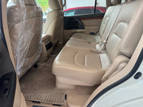 Toyota Land Cruiser 2012 V6 full ឡានស្អាតម្ចាស់ដើម