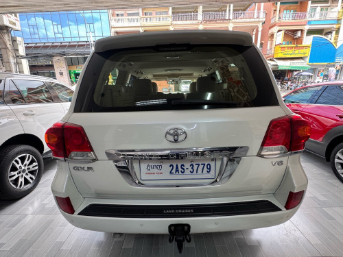 Toyota Land Cruiser 2012 V6 full ឡានស្អាតម្ចាស់ដើម