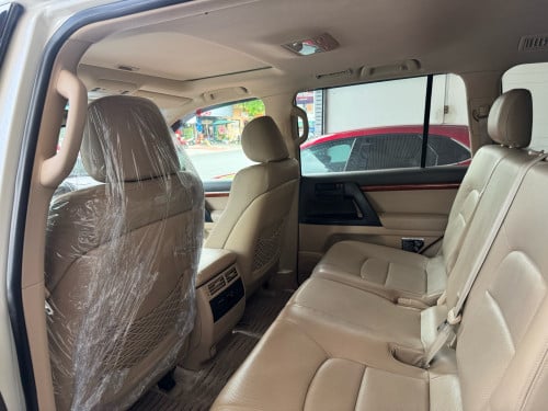 Toyota Land Cruiser 2012 V6 full ឡានស្អាតម្ចាស់ដើម