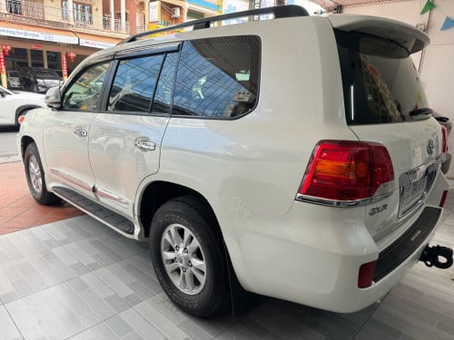 Toyota Land Cruiser 2012 V6 full ឡានស្អាតម្ចាស់ដើម