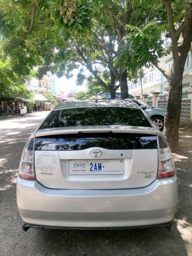 Toyota Prius 04 FullOption 7,750$