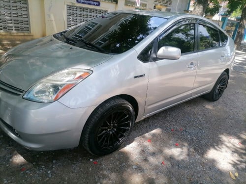 Toyota Prius 04 FullOption 7,750$